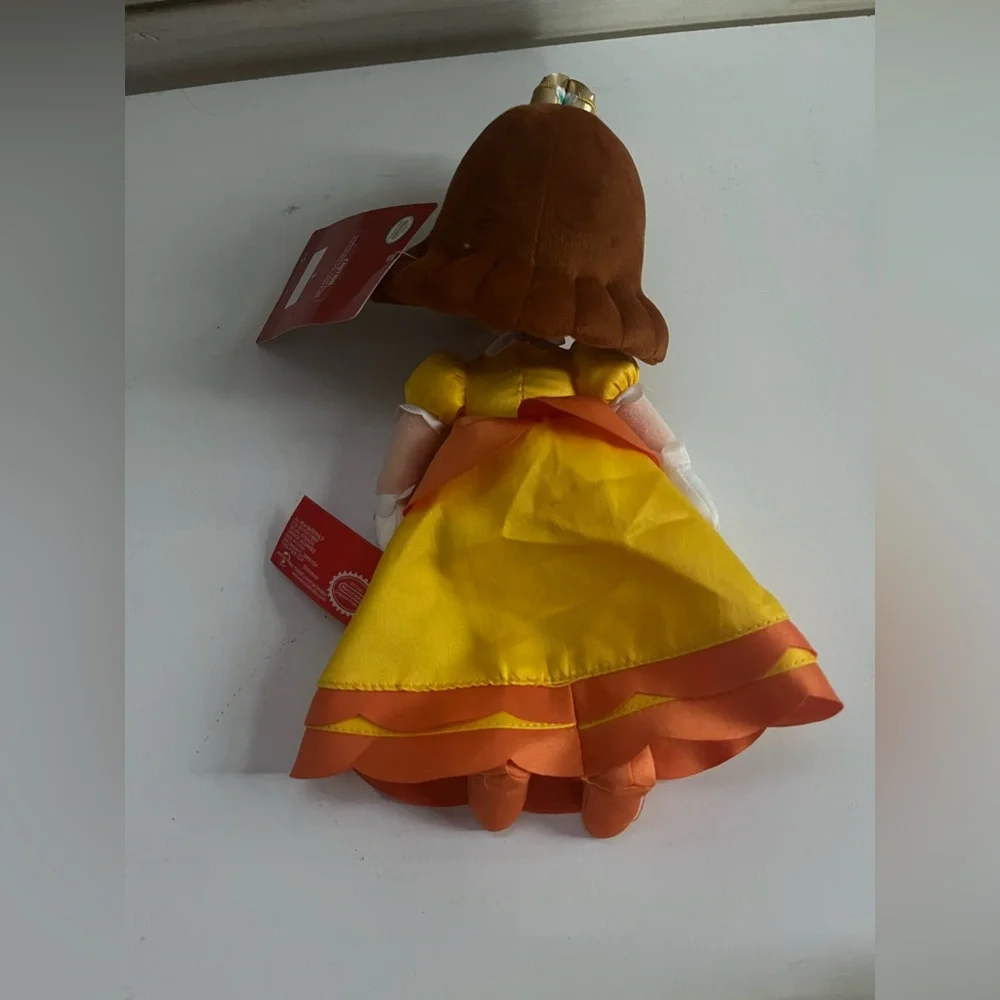 NWT Universal Studios Hollywood Super Nintendo World Princess Daisy Plush Doll